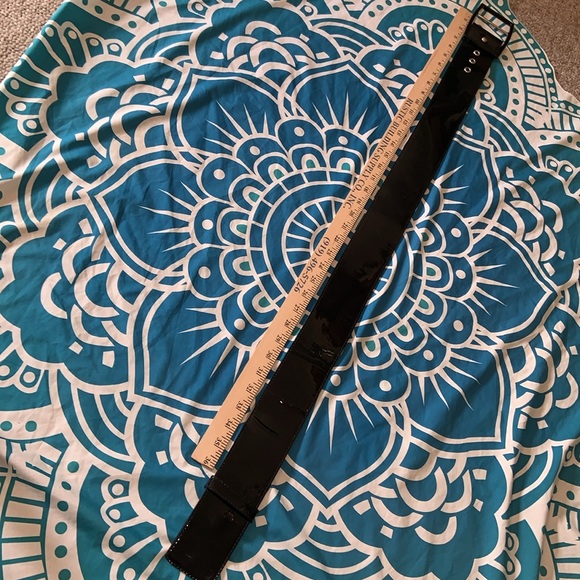 Banana Republic patent leather wide belt size medium. Black - Picture 9 of 10